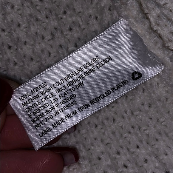 Worn once a year ago and never again. - Picture 3 of 4